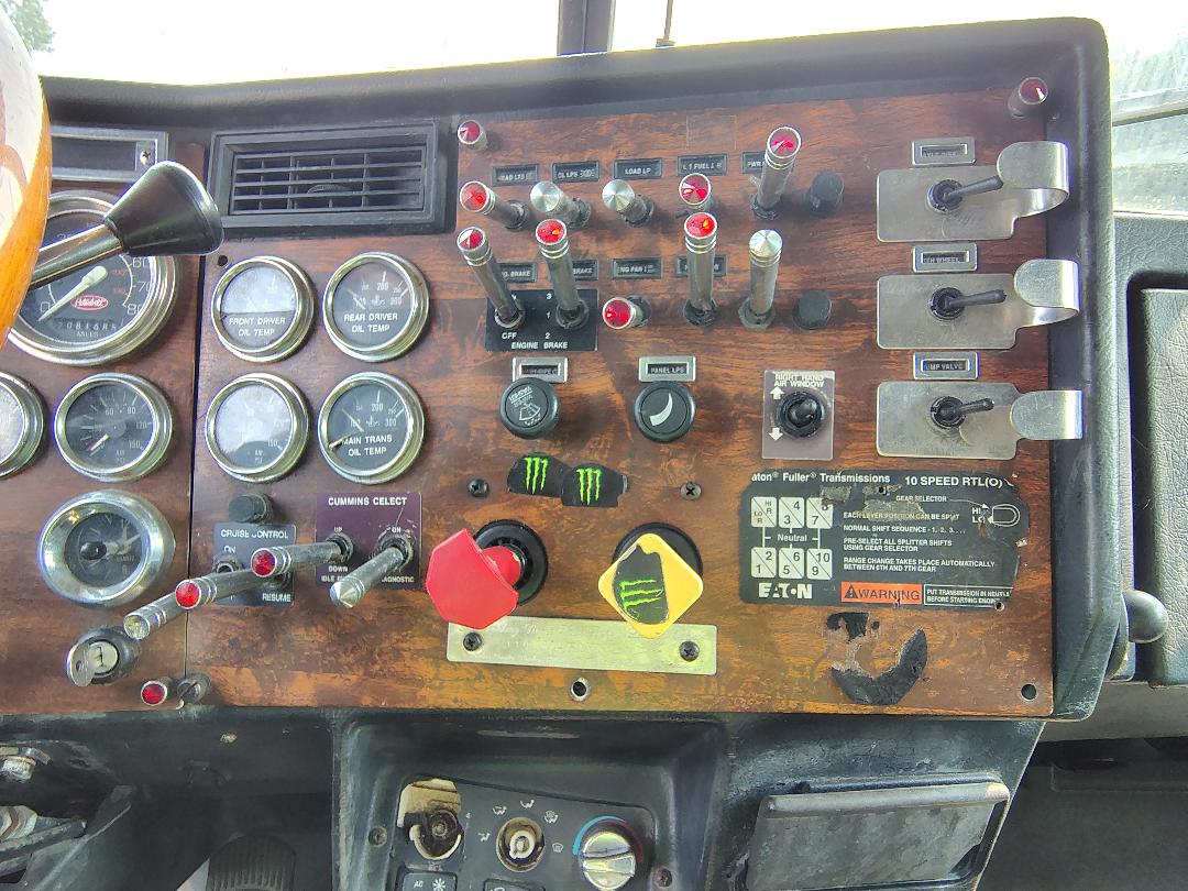 1997 PETERBILT 379 - Image 22